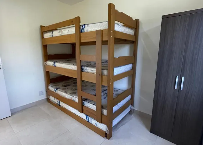 Apartamento Pratico A 850 Metros Da Praia Da Martim De Sa
