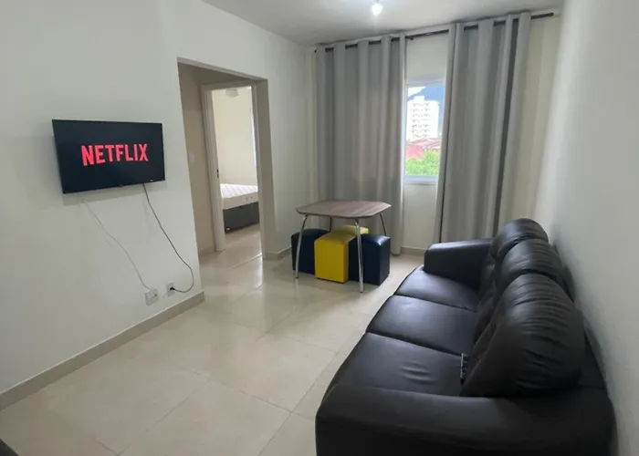 Apartamento Pratico A 850 Metros Da Praia Da Martim De Sa